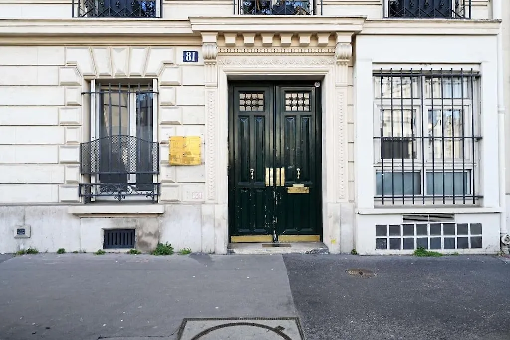 Apartment On Two Floors Close To Pigalle And Mouli Paris