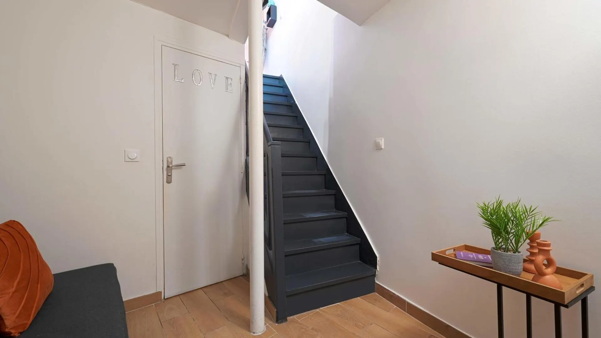Apartment On Two Floors Close To Pigalle And Mouli 巴黎
