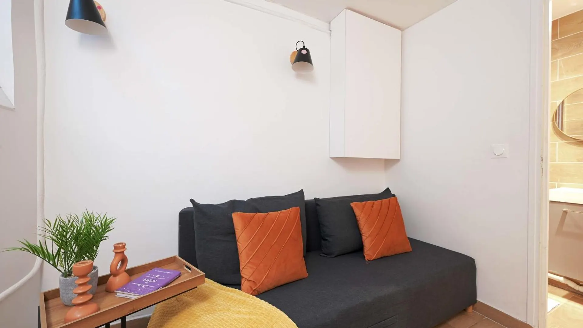 Apartment On Two Floors Close To Pigalle And Mouli Paris