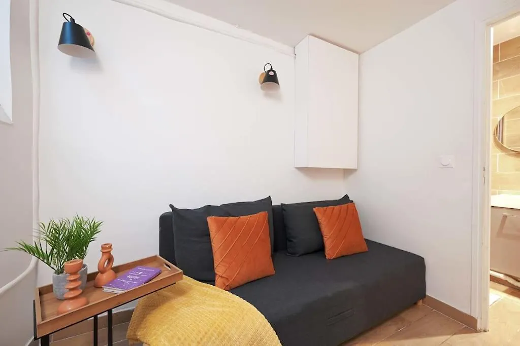 Apartment On Two Floors Close To Pigalle And Mouli Paris France